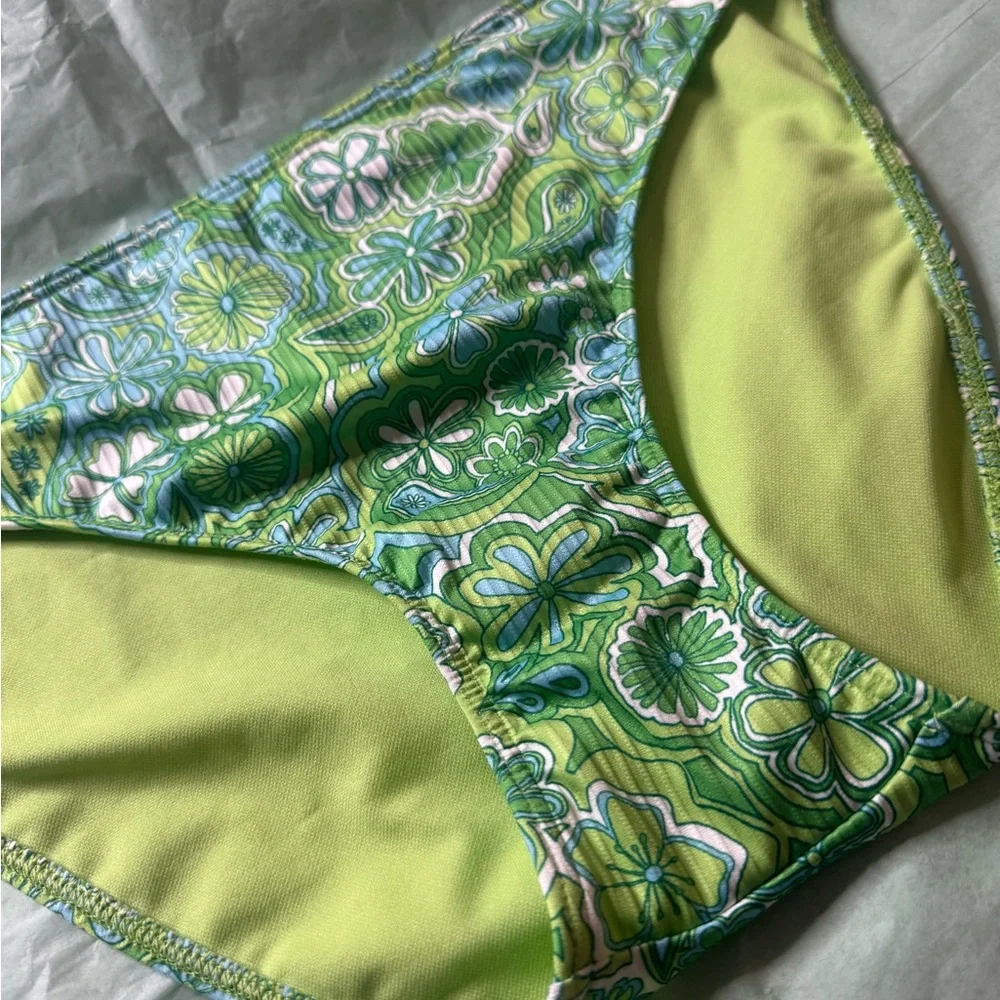 NWOT Hollister Bikini Bottoms Green Flowers size Large Classic Swimwear